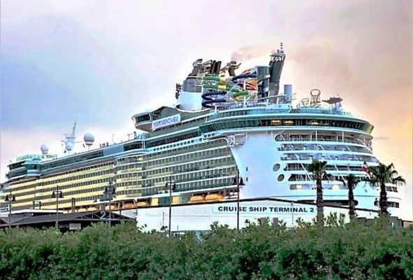 Side view of a large cruise liner.